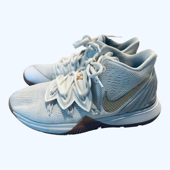 Nike Kyrie 5 GS basketball shoes. Boys size 5 White with Metallic Gold Swoosh - Picture 3 of 9